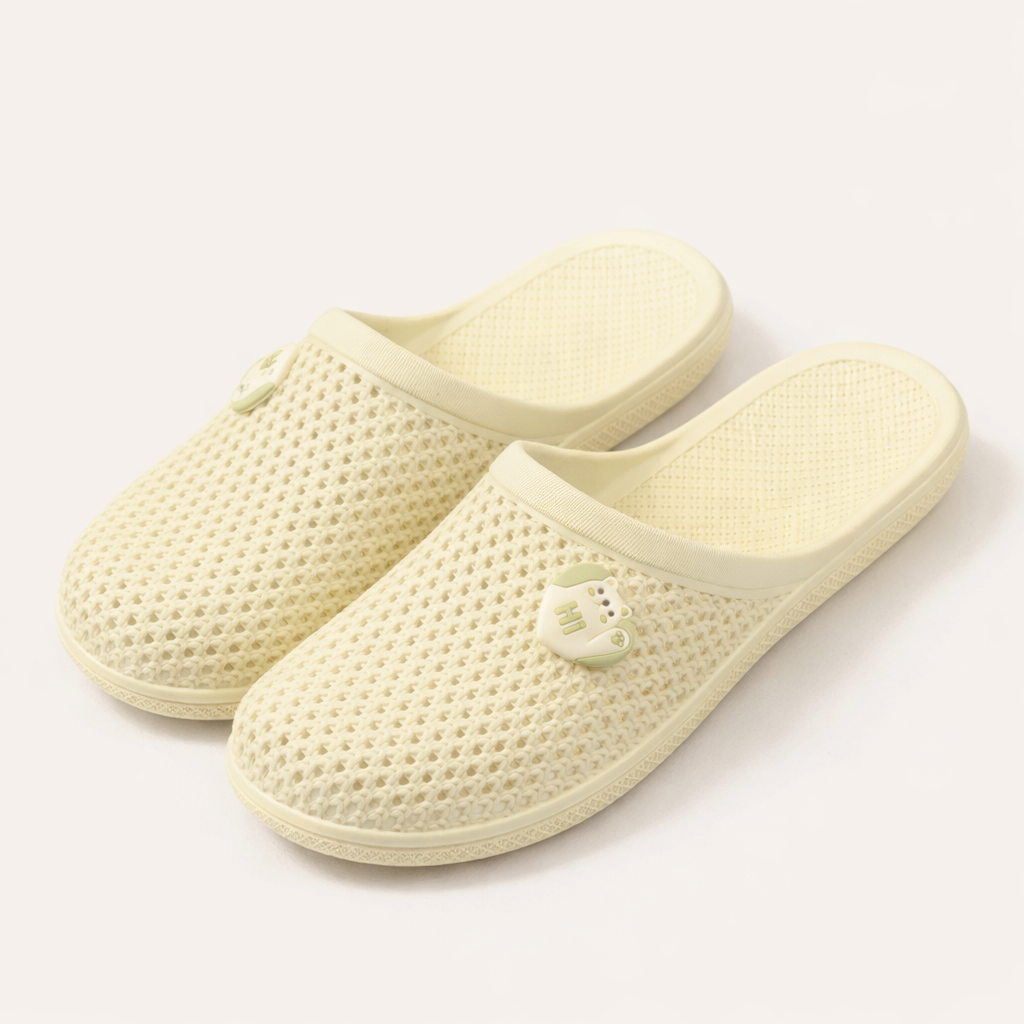 Breathable Closed-Toe Mesh Slippers β Soft, Lightweight & Non-Slip Comfort Shoes