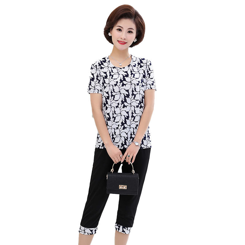 Women's summer two PCS crewneck short sleeve tops and three-quarter pants