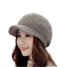 Load image into Gallery viewer, Women's winter visor fleece lining warm hats chunky cable knit ski caps