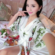 Load image into Gallery viewer, Women's short beauty Kimono Premium Bridesmaid Bridal Shower pajama