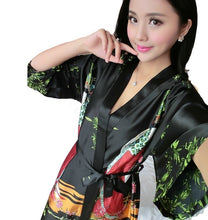 Load image into Gallery viewer, Women's short beauty Kimono Premium Bridesmaid Bridal Shower pajama