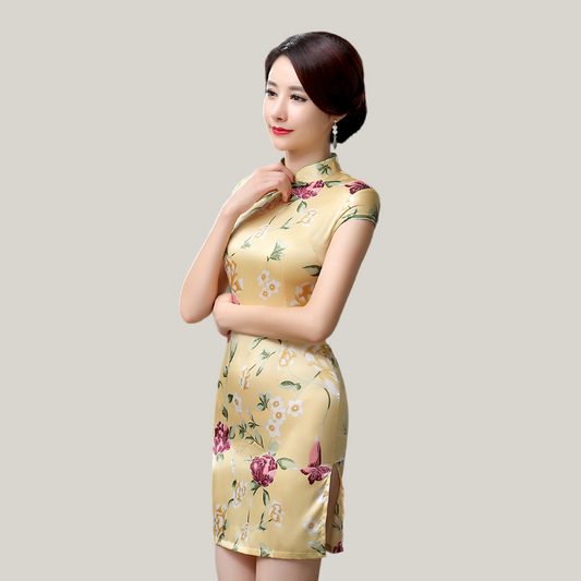 Robe courte traditionnelle à col en V et broderie florale choengsam 