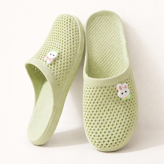 Breathable Closed-Toe Mesh Slippers – Soft, Lightweight & Non-Slip Comfort Shoes