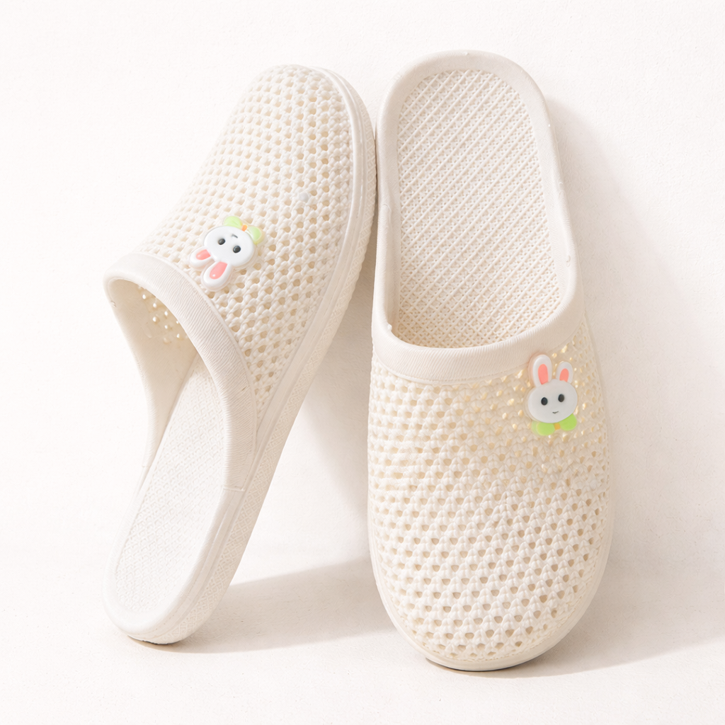 Breathable Closed-Toe Mesh Slippers – Soft, Lightweight & Non-Slip Comfort Shoes