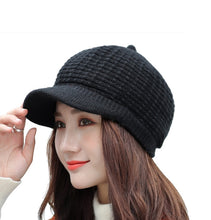 Load image into Gallery viewer, Women's winter visor fleece lining warm hats chunky cable  knit  ski caps
