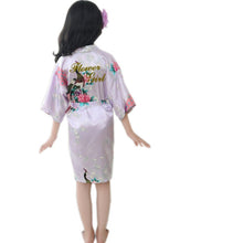 Charger l'image dans la galerie, Pyjama chemise de nuit soyeuse kimono en satin paon pour enfant Premium peignoir de douche 
